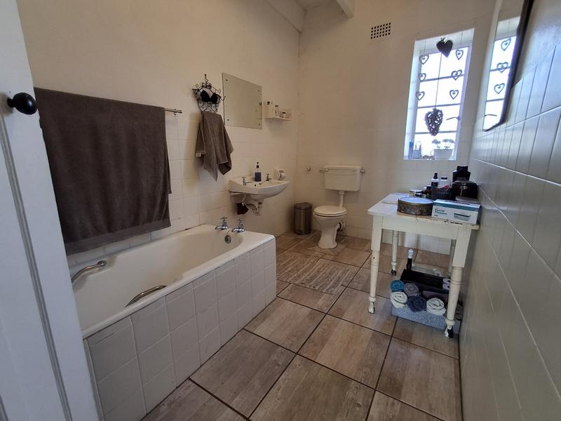 5 Bedroom Property for Sale in Stompneus Bay Western Cape